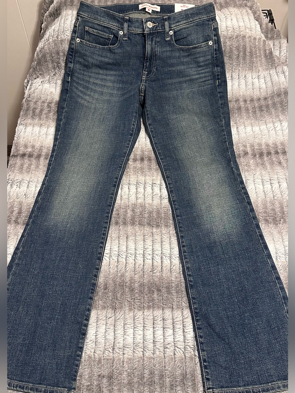 NEW Lucky brand Women’s Sweet Mid Rise Bootcut
Size 6/28